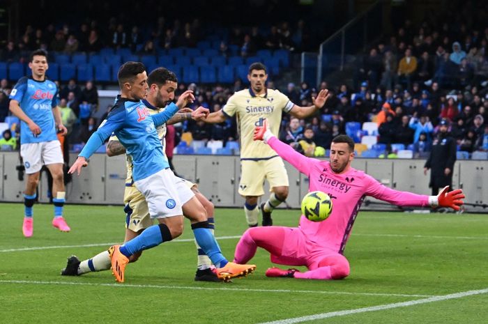 Napoli dan Hellas Verona harus puas berbagi satu angka setelah kedua tim bermain seri 0-0 dalam lanjutan Liga Italia 2022-2023.