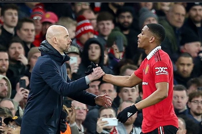 Erik ten Hag buka suara soal masa depan Anthony Martial yang belum memiliki kejelasan nasib di Manchester United.