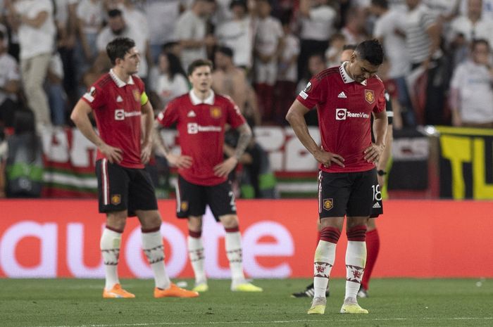 Manchester United resmi kehilangan lagi satu peluang meraih gelar setelah tersingkir di Liga Europa oleh Sevilla (20/4/2023), dari awalnya digadang-gadang meraih kuadrupel.