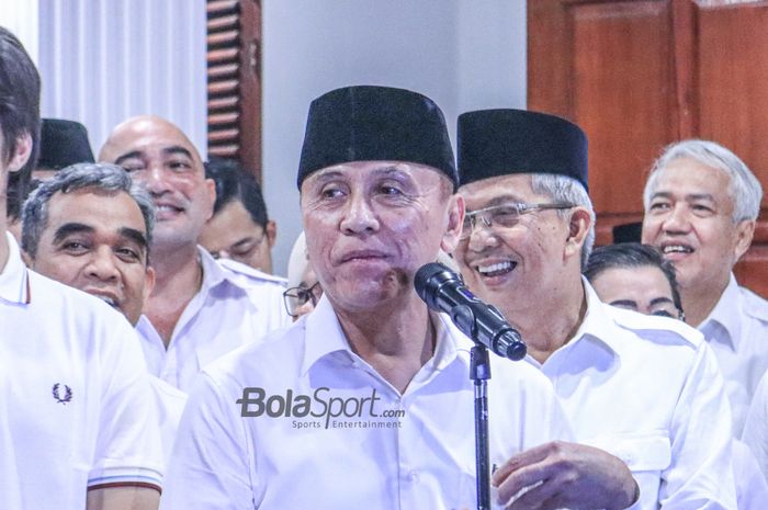 Mantan Ketua Umum PSSI, Mochamad Iriawan, memberikan sambutan dalam penetapannya sebagai Wakil Dewan Pembina Partai Gerindra di Rumah Kartanegara, Jakarta, 27 April 2023.