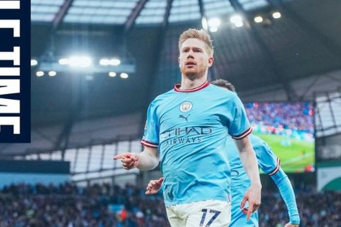 Gelandang Manchester City, Kevin De Bruyne, merayakan gol ke gawang Arsenal dalam laga Liga Inggris di Stadion Etihad, Rabu (26/4/2023).