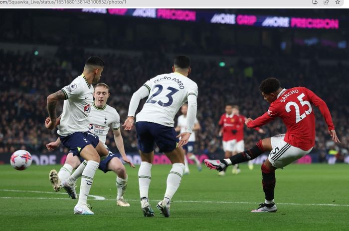 Manchester United melanjutkan tren buruk dan membuat posisi Setan Merah terancam dalam klasemen Liga Inggris 2022-2023.