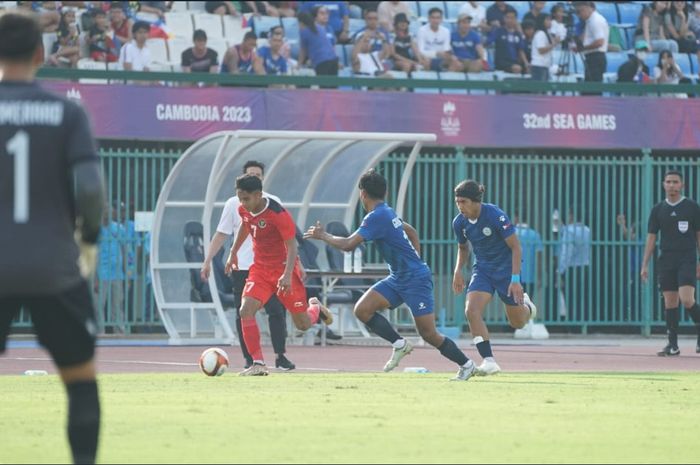 Pemain timnas U-22 Indonesia, Marselino Ferdinan saat pertandingan melawan Filipina di SEA Games 2023, Sabtu (29/4/2023).