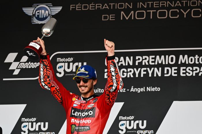 Selebrasi pembalap Ducati, Francesco Bagnaia, usai memenangi MotoGP Spanyol 2023 di Sirkuit Jerez, Minggu (30/4/2023)