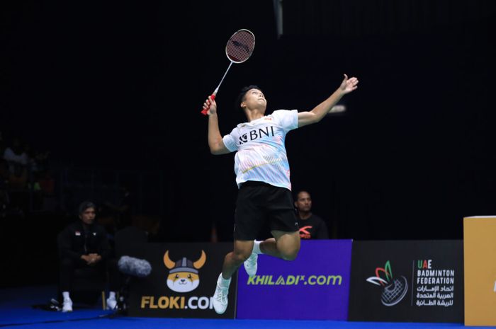 Anthony Sinisuka Ginting semakin kokoh di peringkat dua dunia setelah menjadi Juara Asia 2023. Namun Kodai Naraoka (Jepang) mengintai usai tembus tiga besar