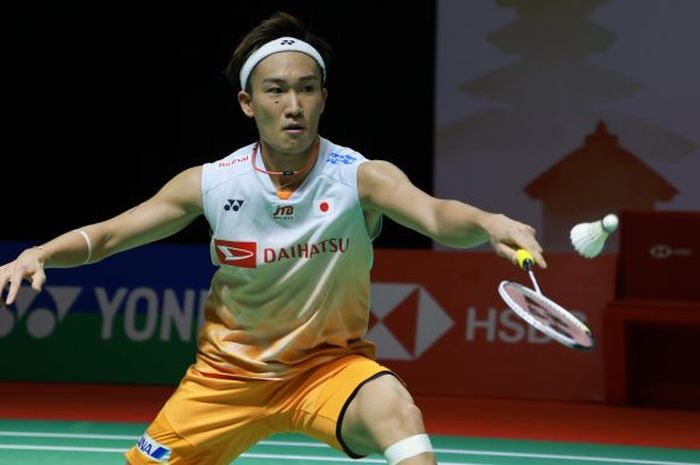 Tunggal putra asal Jepang, Kento Momota.