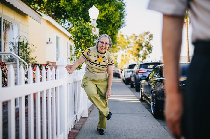 Arti mimpi tetangga, pertanda hubungan bermasalah.