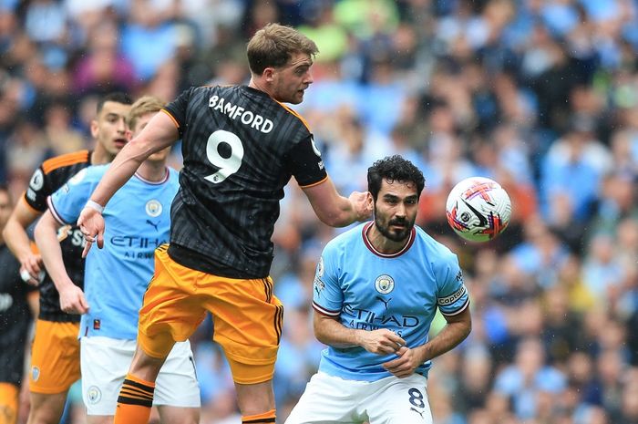 Kapten Manchester City, Ilkay Guendogan (paling kanan), menjadi pahlawan timnya pada laga Liga Inggris melawan Leeds United di Stadion Etihad, Sabtu (6/5/2023).