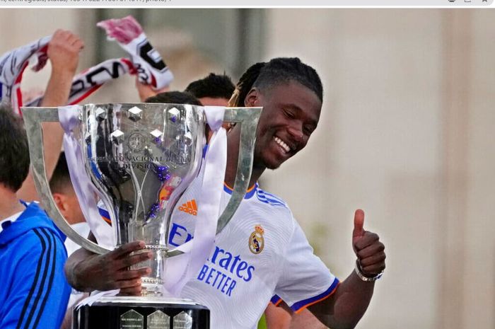 Eduardo Camavinga saat merayakan gelar Liga Spanyol 2021-2022 bersama Real Madrid.