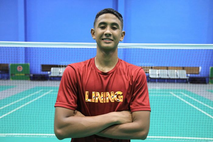 Pebulu tangkis tunggal putra Indonesia, Alwi Farhan, berpose di sela latihan menjelang SEA Games 2023 di Kamboja.