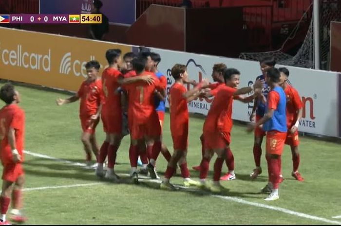 Selebrasi pemain Myanmar Thet Hein Soe usai mencetak gol ke gawang Filipina di National Stadium, Phnom Penh, Rabu (10/5/2023).