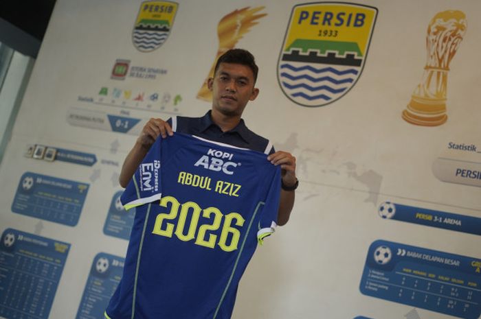 Abdul Aziz menjadi pemain ke-10 Persib Bandung yang diperpanjang kontraknya untuk menghadapi Liga 1 2023/2024.