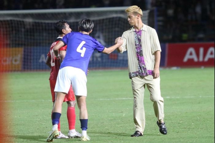 Laga Indonesia Vs Kamboja di SEA Games 2023 pada Rabu (10/5/2023) menjadi perpisahan Keisuke Honda yang sudah menemani The Angkor Warriors selama 5 tahun.