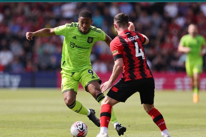 Aksi Anthony Martial dalam laga Bournemouth kontra Manchester United di Vitality Stadium, Sabtu (20/5/2023) malam WIB.