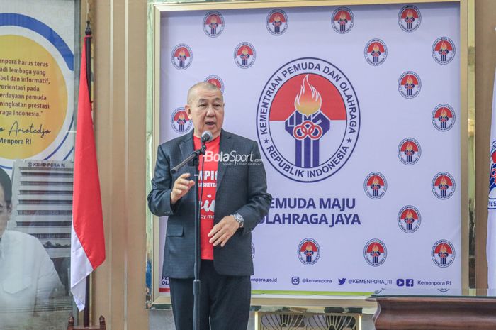 Ketua Umum Persatuan Bola Basket Seluruh Indonesia (Perbasi), Danny Kosasih, sedang memberikan keterangan kepada awak media di Kemenpora, Senayan, Jakarta, Rabu (24/5/2023) siang.