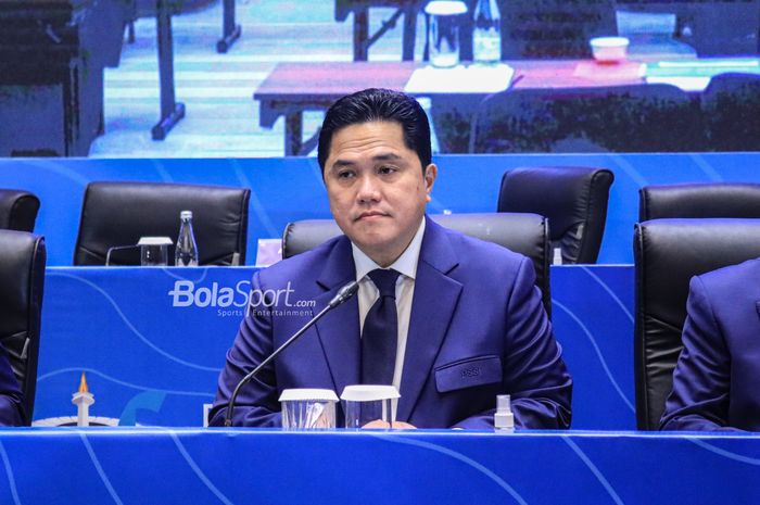 Ketua Umum PSSI, Erick Thohir, saat hadir dalam sesi jumpa pers di Hotel Intercontinental, Jakarta, Minggu (28/5/2023) siang.