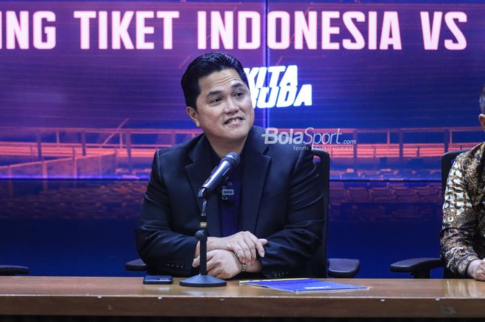 Ketua Umum PSSI, Erick Thohir, saat memberikan keterangan awak media di Stadion Utama Gelora Bung Karno, Senayan, Jakarta, Senin (29/5/2023) sore.