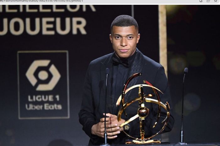 Kylian Mbappe saat terpilih sebagai pemain terbaik Liga Prancis 2022-2023 dalam penghargaan Trofi UNFP ke-31. Mbappe sedang gencar dikaitkan dengan Real Madrid.