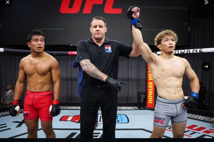 Petarung tak terkalahkan, Shin Haraguchi (kanan) mengungkap perasaannya usai berduel dengan jagoan Indonesia, Windri Patilima (kiri) di Road to UFC 2.