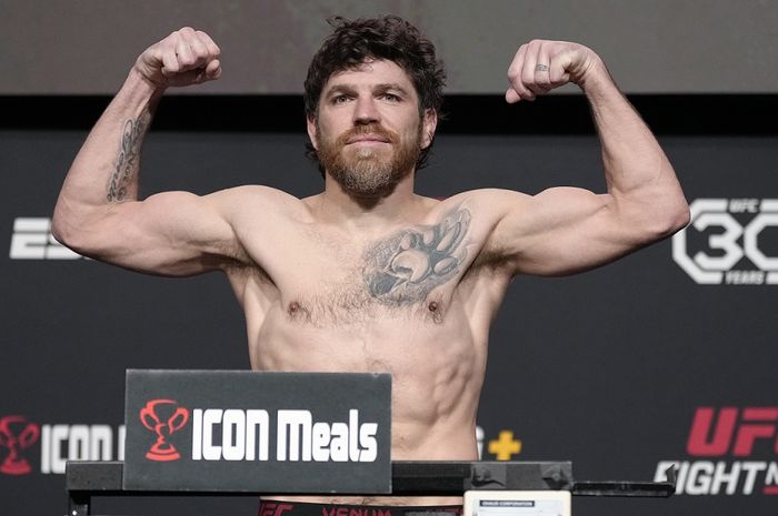 Jagoan UFC yang memegang rekor jumlah pertarungan terbanyak, Jim Miller.