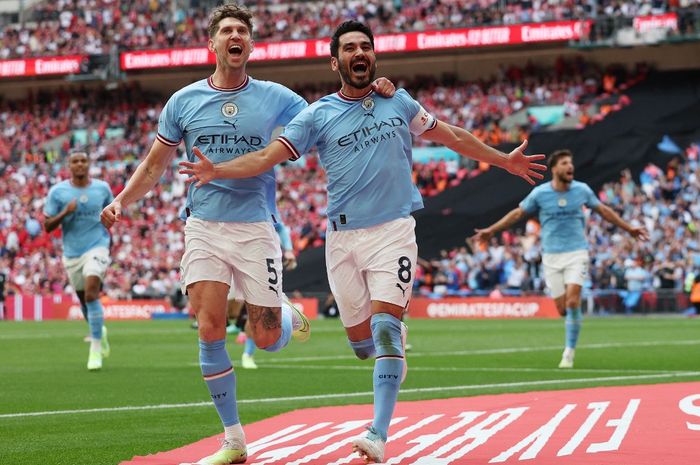 Selebrasi Ilkay Guendogan usai mencetak gol keduanya ke gawang Manchester United di final Piala FA 2022-2023, Sabtu (3/6/2023).