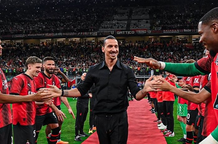 Momen perpisahan Zlatan Ibrahimovic dengan AC Milan, Minggu (4/6/2023) di San Siro. Ibrahimovic memutuskan pensiun dari sepak bola.