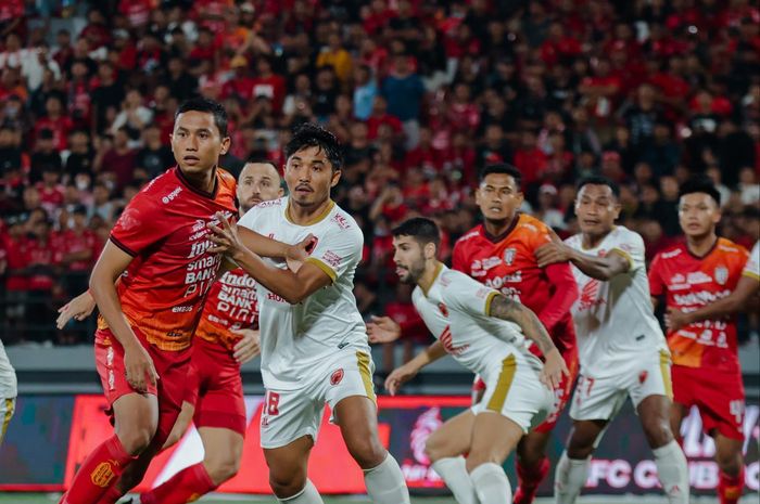 Situasi duel Bali United Vs PSM Makassar pada play-off Liga Champions Asia 2023/2024 di Stadion Kapten I Wayan Dipta, Bali, Selasa (6/6/2023).
