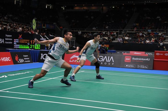 Aksi ganda putra Indonesia, Pramudya Kusumawardana/Yeremia Erich Yoche Yacob Rambitan pada babak kedua Singapore Open 2023, Kamis (8/6/2023)