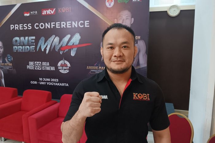 CEO One Pride MMA, Fransino Tirta, saat ditemui di bilangan Hotel di Yogyakarta pada acara konferensi pers One Fight Night 99 pada Jumat, 9 Juni 2023