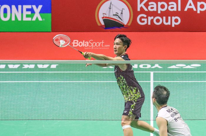 Atlet bulu tangkis tunggal putra Jepang, Kento Momota, memutuskan pensiun dari ajang internasional usai Thomas Cup 2024