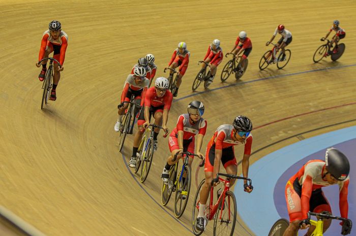 Tim pelatnas balap sepeda Indonesia menjalani latihan jelang Asian Track Championships 2023.