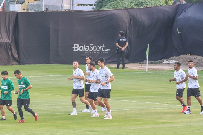 Potret latihan timnas Indonesia di Lapangan A Senayan Jakarta Pusat, Kamis (15/6/2023) sore.