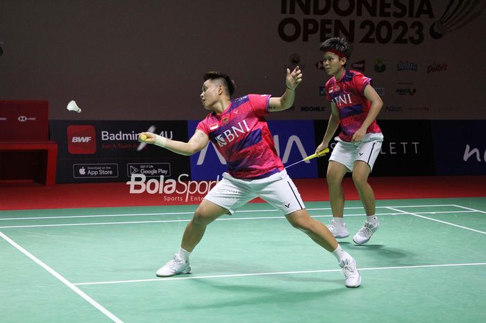 Pasangan ganda putri Indonesia, Apriyani Rahayu/Siti Fadia Ramadhanti, diprediksi terlempar dari ranking Top 10 BWF