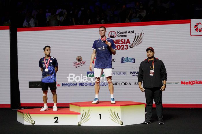 Tunggal putra Denmark, Viktor Axelsen, berhasil mengalahkan wakil Indonesia, Anthony Sinisuka Ginting, dalam laga final Indonesia Open 2023 di Istora Senayan, Jakarta, Minggu (18/6/2023)