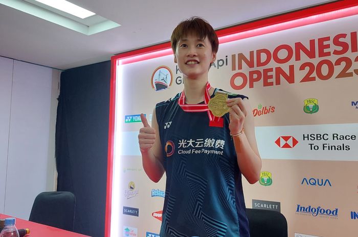 Tunggal putri China, Chen Yu Fei,  berhasil menjuarai Indonesia Open 2023 di sektor tunggal putri. Dia mengalahkan tunggal putri asal Sapnyol Carolina Marin di Istora Senayan, Jakarta, Minggu (18/6/2023)