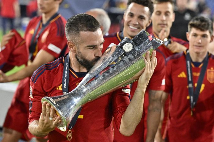 Tendangan Panenka Dani Carvajal antar timnas Spanyol akhiri dahaga gelar 11 tahun berkat trofi UEFA Nations League usai kalahkan timnas Kroasia di De Kuip, Rotterdam (18/6/2023).