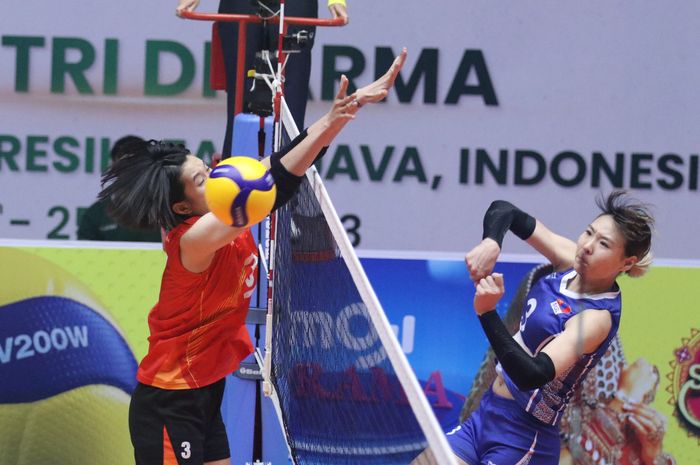 Aksi pemain Vietnam ketika menghadapi Mongolia pada babak penyisihan Grup D AVC Challenge Cup 2023, Minggu (18/6/2023)