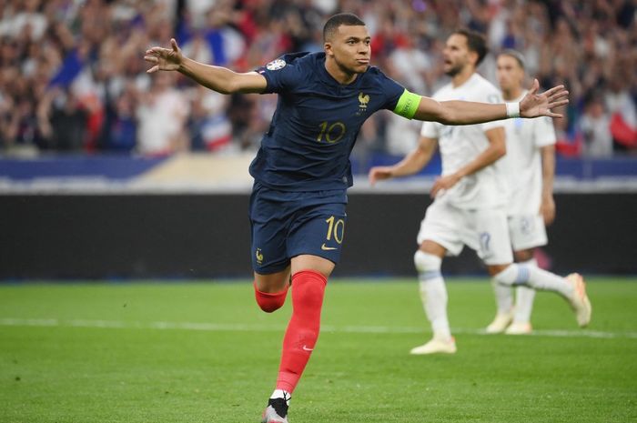 Saga transfer Kylian Mbappe mulai menunjukkan titik terang baru-baru ini. Paris Saint-Germain dan Real Madrid pun sepakat menjalin kerja sama.