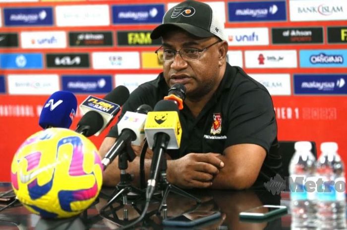 Pelatih Timnas Papua Nugini, Harrison Kamake.