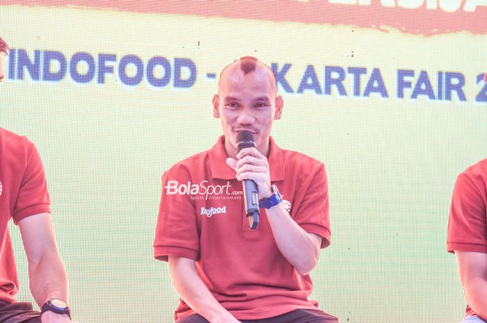 Pemain Persija Jakarta, Riko Simanjuntak, sedang memberikan keterangan kepada awak media di JiExpo, Jakarta, Kamis (22/6/2023).