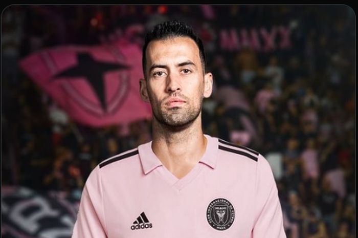 Sergio Busquets akhirnya resmi berlabuh ke Inter Miami dan beruni kembali dengan eks rekannya di Barcelona, Lionel Messi.