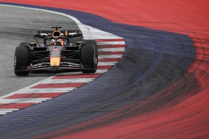 Pembalap Red Bull, Max Verstappen, pada balapan F1 GP Austria di Red Bull Ring, Minggu (2/7/2023).