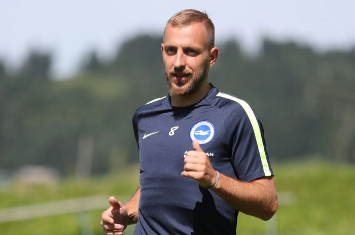 Jiri Skalak saat membela Brighton and Hove Albion