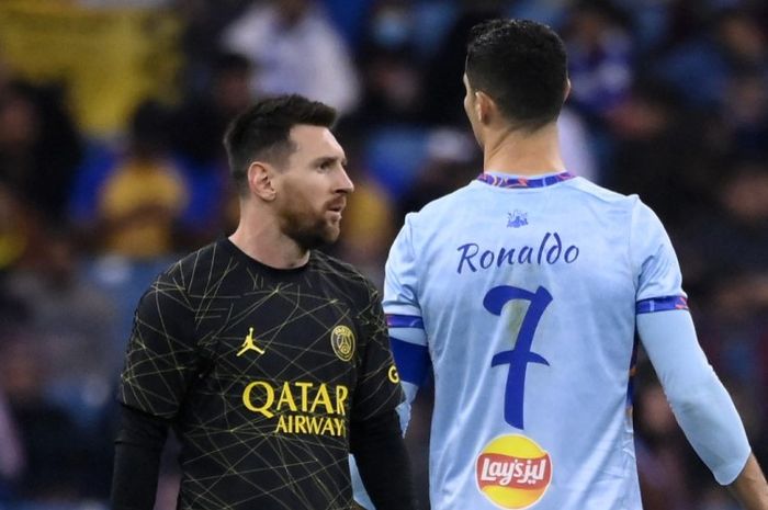 Cristiano Ronaldo dan Lionel Messi dalam laga persahabatan di Riyadh, Arab Saudi.