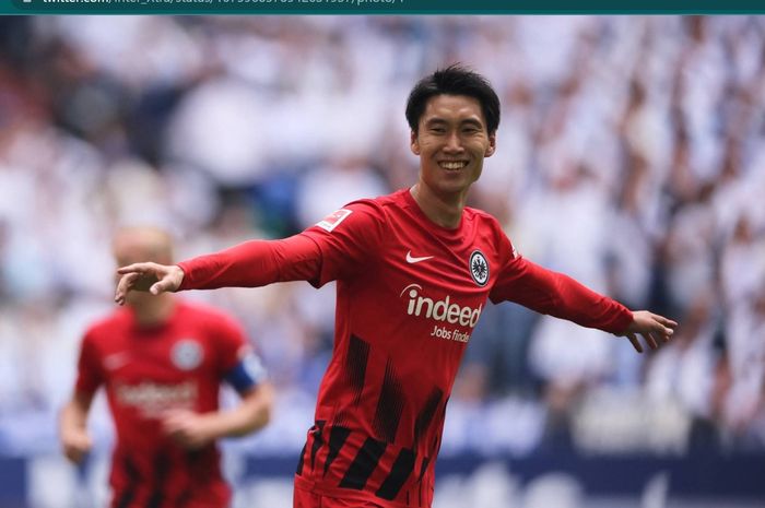 Pemain Eintracht Frankfurt, Daichi Kamada, santer dikabarkan merapat ke AC Milan, tetapi dirinya kini dikaitkan dengan Inter Milan.