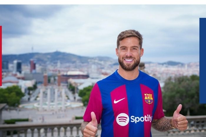 Bek tengah baru Barcelona, Inigo Martinez, resmi didatangkan secara gratis untuk menambal skuad.