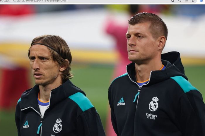 Dua gelandang sepuh Real Madrid, Luka Modric (kiri) dan Toni Kroos (kanan), harus siap dimintai bantuan untuk mengatasi cedera Vinicius Junior.