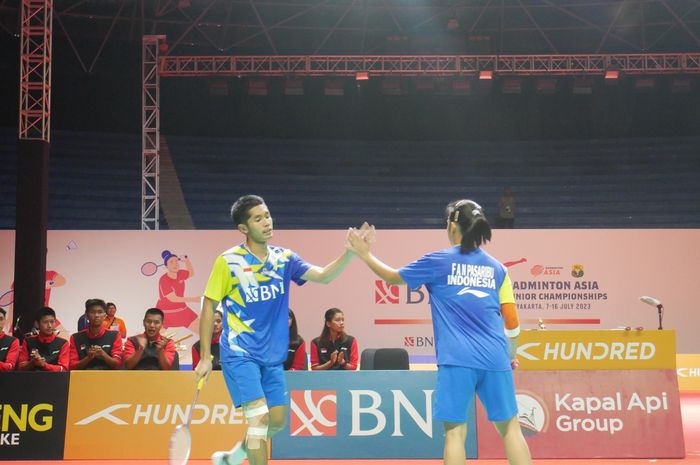 Ganda campuran Indonsia Adrian Pratama/Felisha Alberta Nathaniel Pasaribu pada final Kejuaraan Asia Junior 2023, Selasa (11/7/2023)