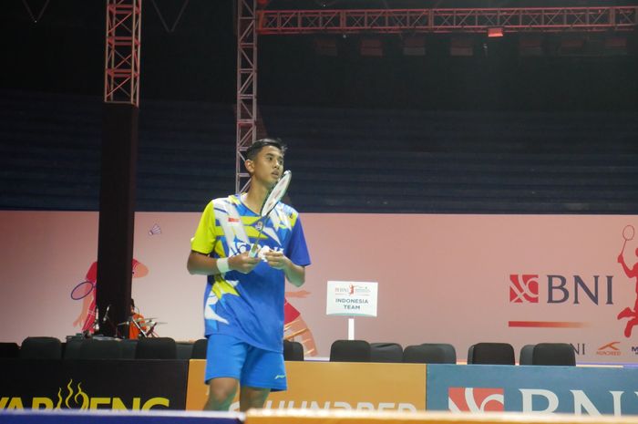 Tunggal putra Indonesia, Alwi Farhan saat beraksi di final beregu Kejuaraan Asia Junior 2023, di GOR Among Raga, Yogyakarta, Selasa (11/7/2023)