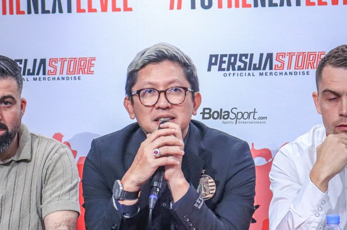 Presiden Persija Jakarta, Mohamad Prapanca, sedang memberikan keterangan jumpa pers di Persija Store, Kuningan, Jakarta, Jumat (14/7/2023).